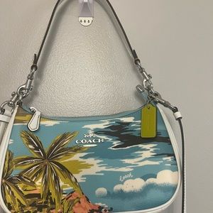 Authentic Hawaiian Coach Bag. Like new. Excellent condition.